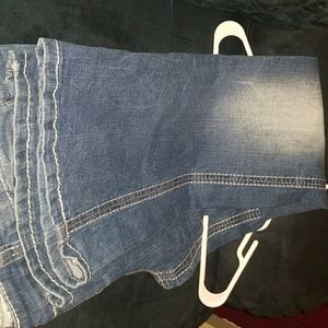 Ariya jeans
